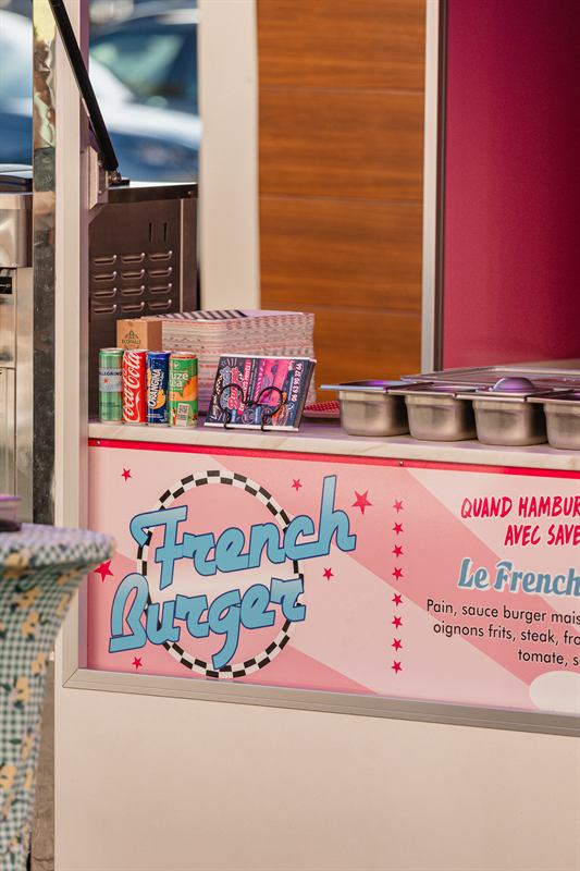 Comptoir du food truck French Burger lors d'un événement